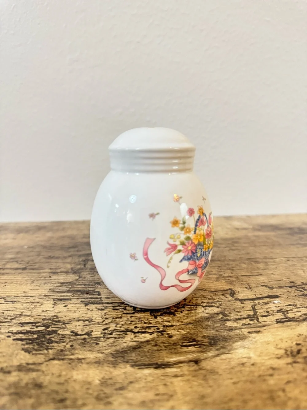 Floral Basket Ceramic Salt & Pepper Shakers |Set of 2